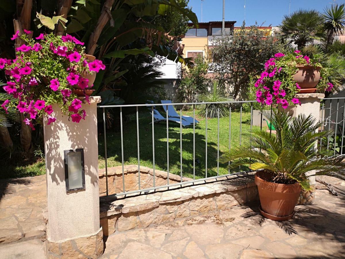 Apartamento A Casa Di Marley Lecce Exterior foto
